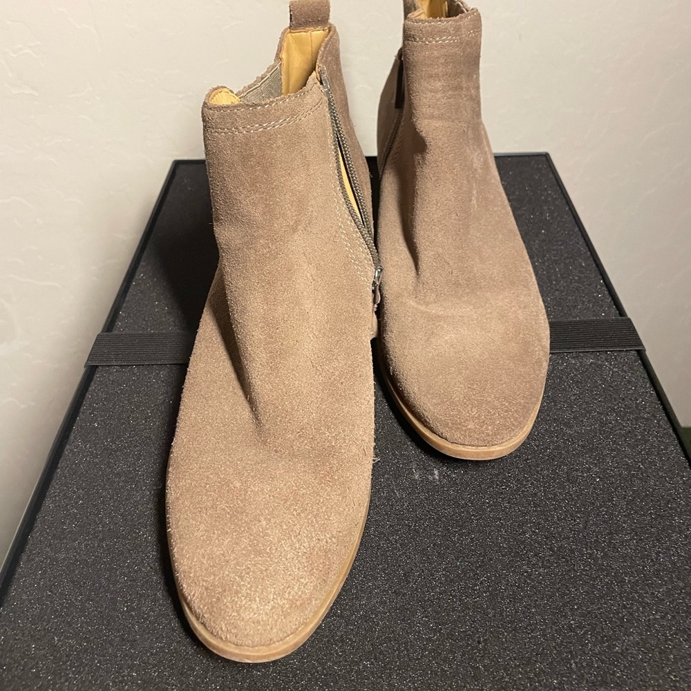 Price Drop! Franco Sarto boots size 8 EUC nude leather/suede‎ - Picture 2 of 5